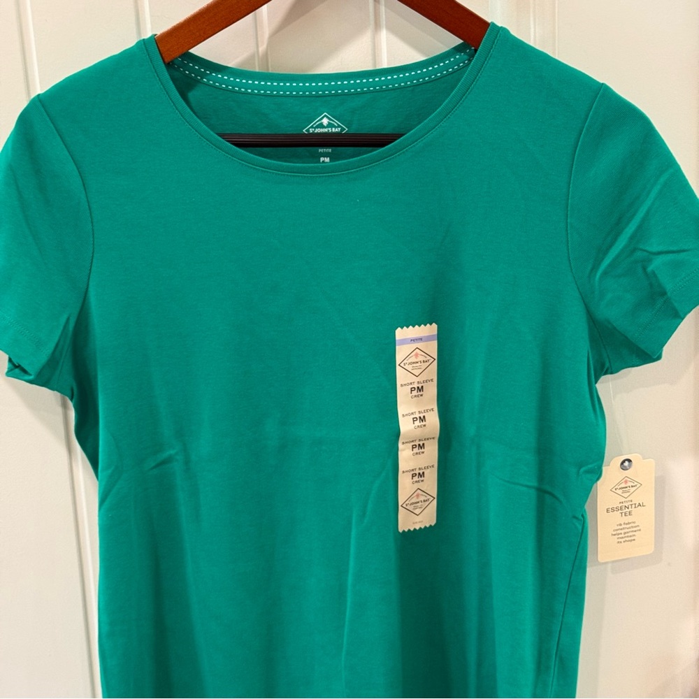 St John’s Bay Essential Tee Petite PM Green Short Sleeve NWT Cotton